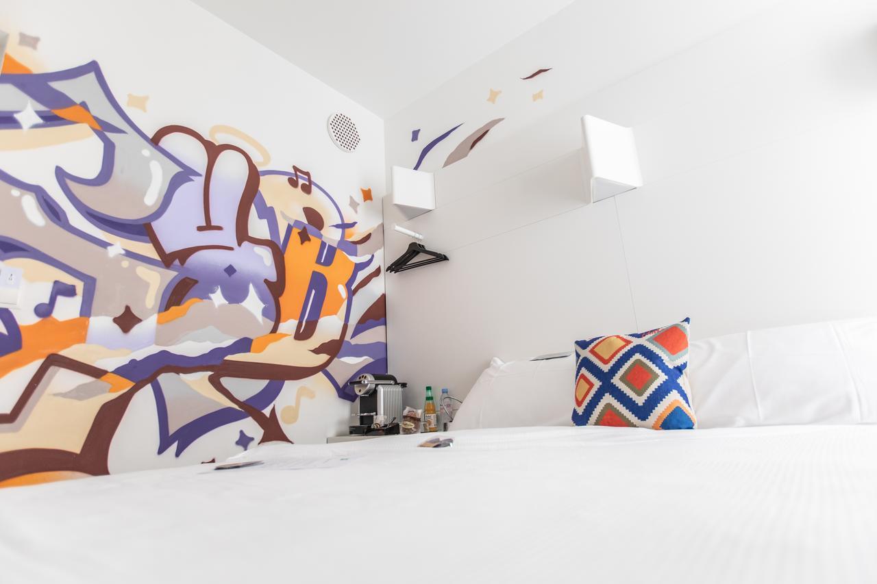 Ibis Styles Lausanne Center Madhouse Exteriör bild